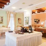 Spongiola Hotel 4*