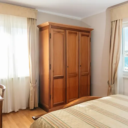 Spongiola 4* Krapanj