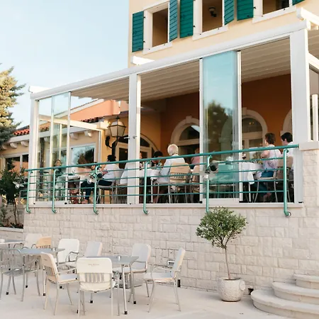 Spongiola 4* Krapanj