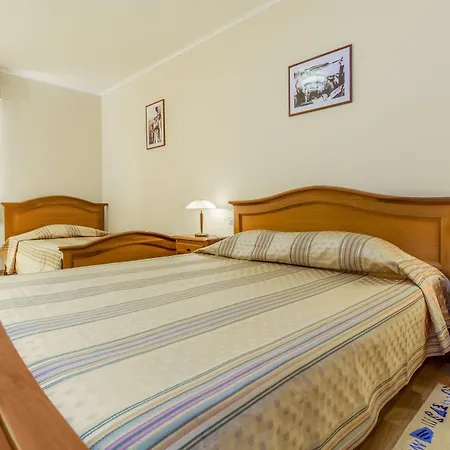 Spongiola 4* Krapanj