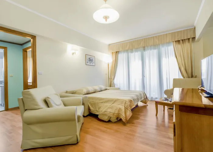 斯庞吉欧拉酒店 4*