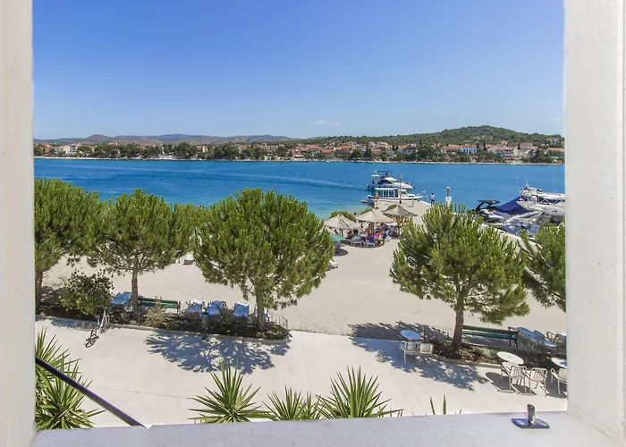 斯庞吉欧拉酒店 4*